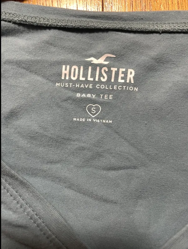 Hollister Blue V-Neck Crop Top - Image 2