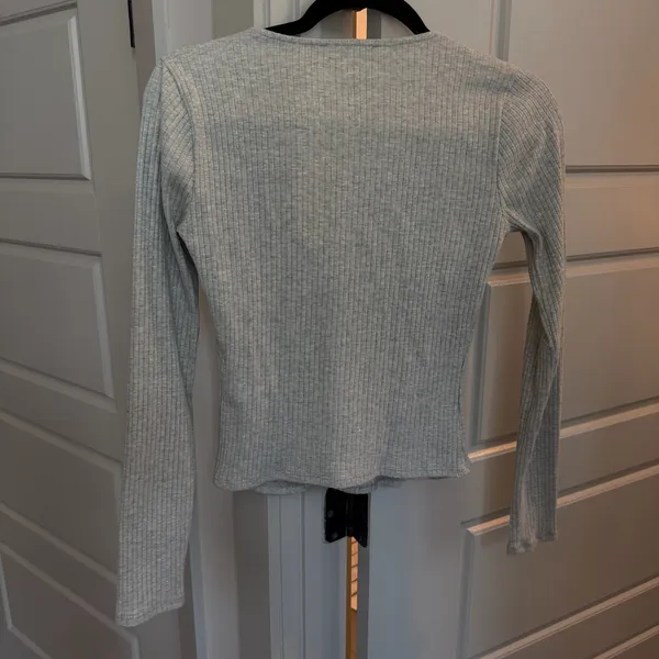 Lush Clothing Button Up Ribbed Long Sleeve Top in Grey - Image 5