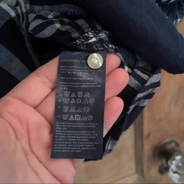 Tommy Hilfiger Blue and White Plaid Button Down Top Size S/P. - Image 8