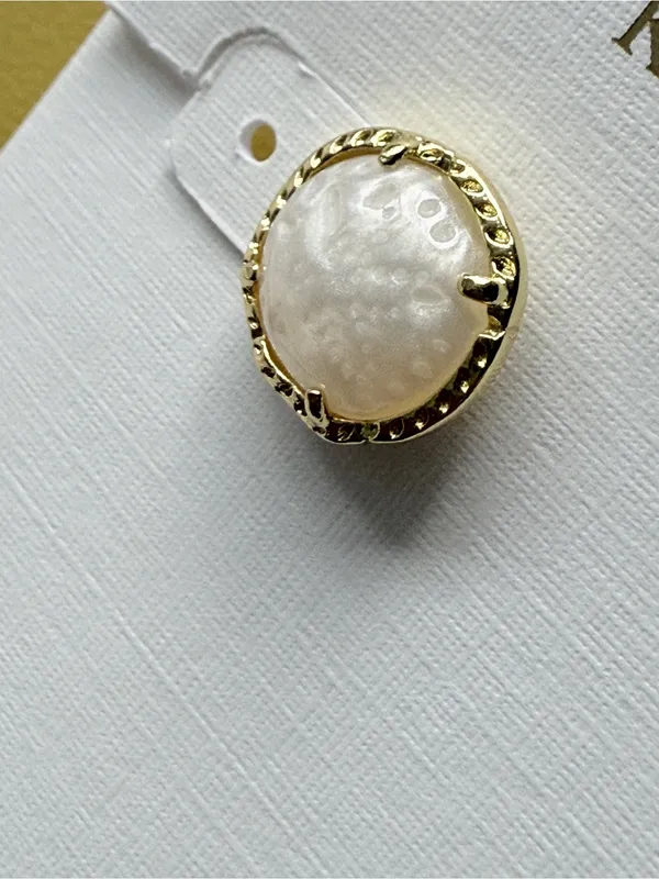 Kendra Scott Sand Dollar Gold Stud Earrings Natural - Image 7