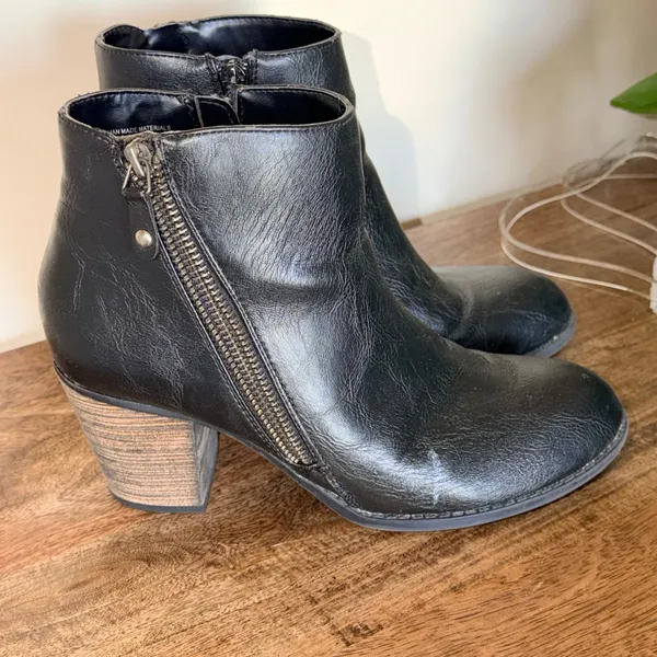 Black Side Zip Ankle‎ Boots Womens 8 Stacked Heel Casual Booties Boho Chic Indie - Image 3
