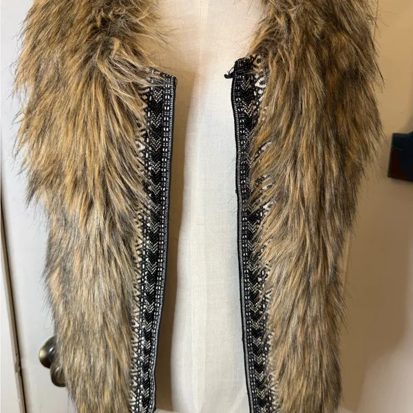 Miss Me Faux Fur Vest with Black beaded Trim Sz L - Image 2