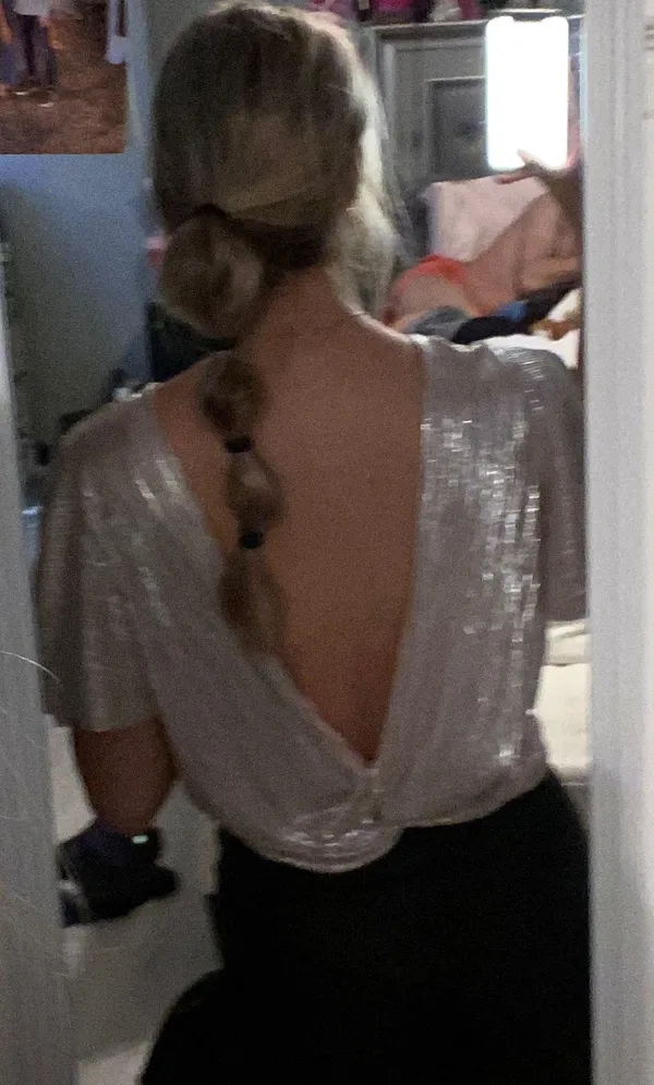 Pink sparkly top - Image 3