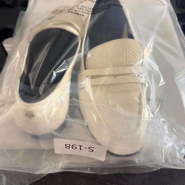 Kate Spade New York Cream Patent Leather Penny Loafers Flats Size 6.5M Off White - Image 10