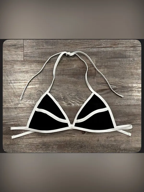 NWOT Black Triangle Bikini Top with White Trim Size M - Image 2