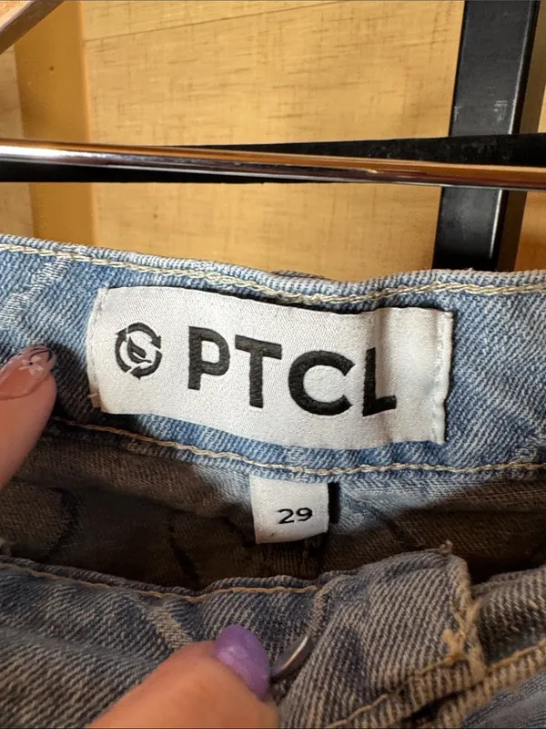 PTCL Heart Jacquard Barrel Leg Jeans Light Wash Size 29 / 10 - Image 3