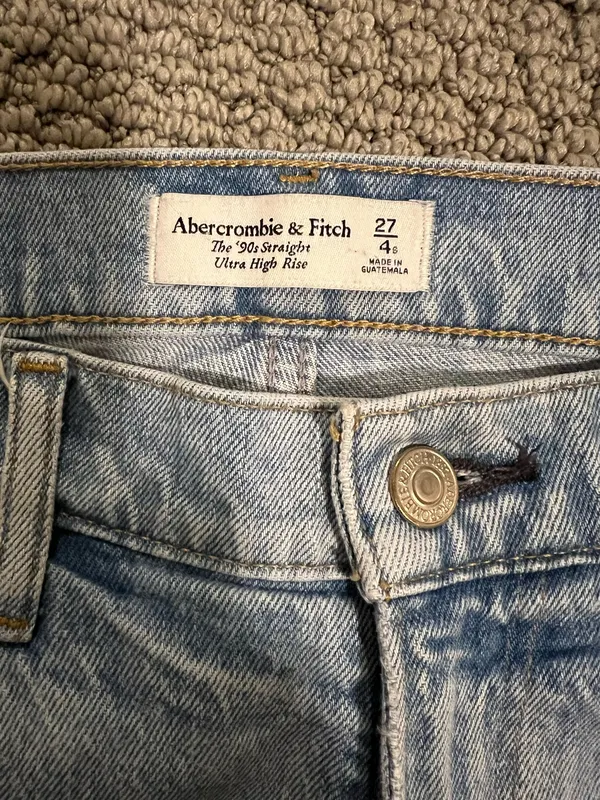 Abercrombie 90s Ultra High-Rise Straight Jeans - Image 3