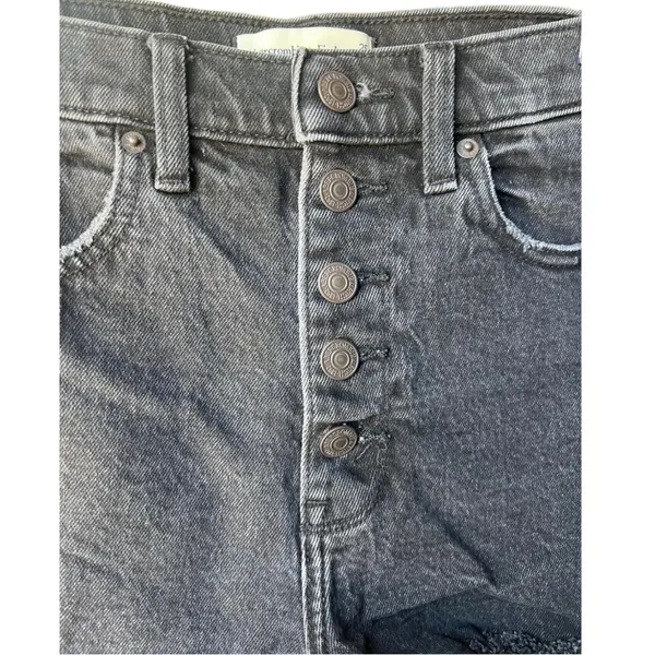 Abercrombie and Fitch Mom Shorts Size 25 Washed Black Distressed Cut Of Shorts - Image 4