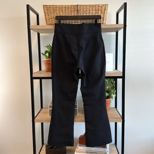L.L. Bean Women High-Rise Snowboard/ Ski / Snow Pants (Lined) Black, 8 (FLAW) - Image 6