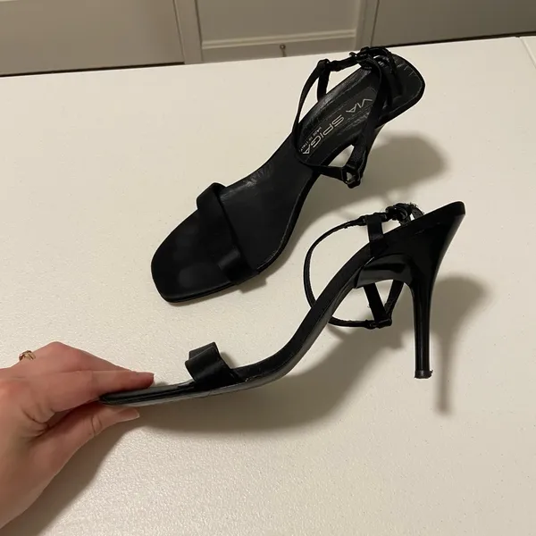 EUC | Via Spiga women’s strap‎ heels — size 7.5 - Image 3