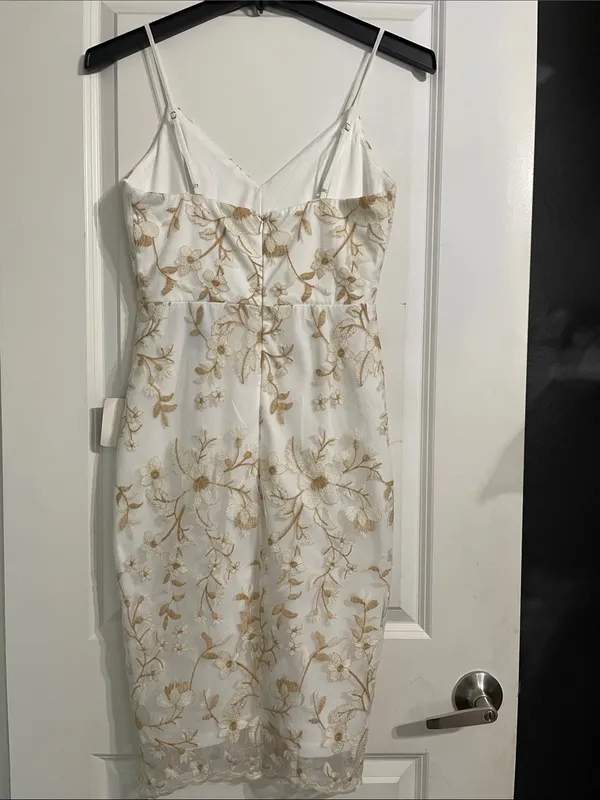 Starleena Cream and Taupe Floral Embroidered Bodycon Midi Dress Size Small NWT - Image 7
