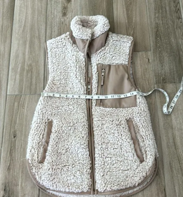 Abercrombie & Fitch vest - Image 4
