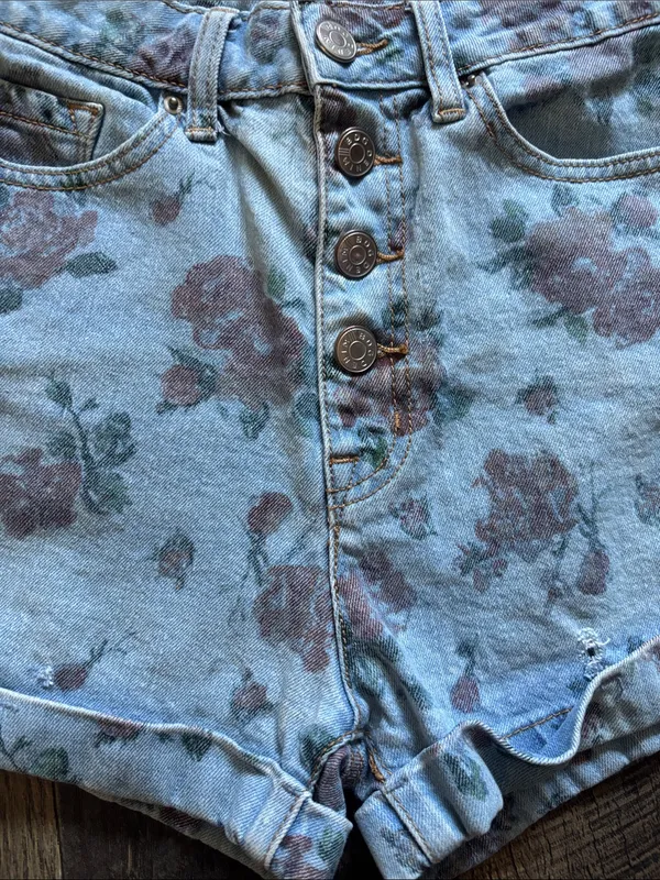 BDG Super High Rise Foxy Jorts Light Blue Denim Shorts w Pink Rose Print Sz 24 - Image 5