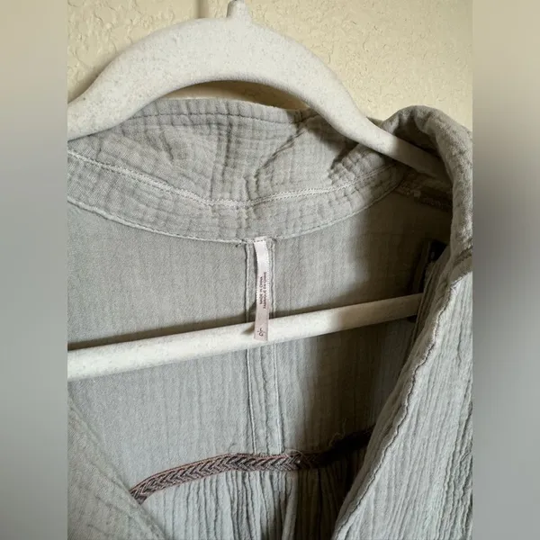 Free People all about the feels button down‎ top tunic shirt sz large in grey - Image 3