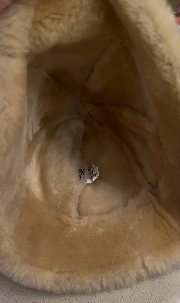 UGG bucket hat - Image 2