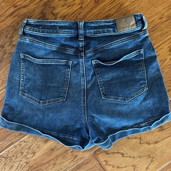 American Eagle Highest Rise Mom Jean Shorts Women’s 4 Medium Dark Wash Denim - Image 3