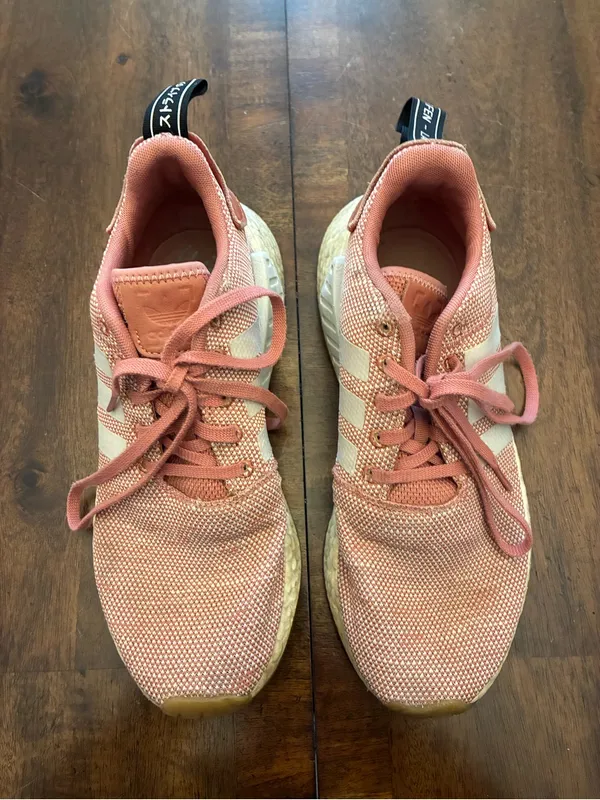 Adidas NMD R2 Women’s 8.5 Sneakers Shoes Running Ash Pink - Image 3