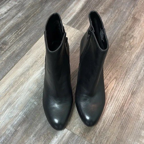Enzo Angiolini Hadie Leather Block Heel Booties 7.5 - Image 4