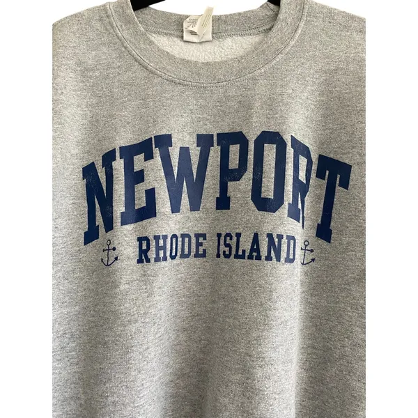Gildan Newport Rhode Island Grey Pullover Crewneck Size Small - Image 4