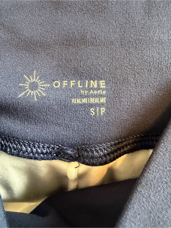 OFFLINE by AERIE Real Me Crossover Flowy High Rise Shorts Small - Image 4
