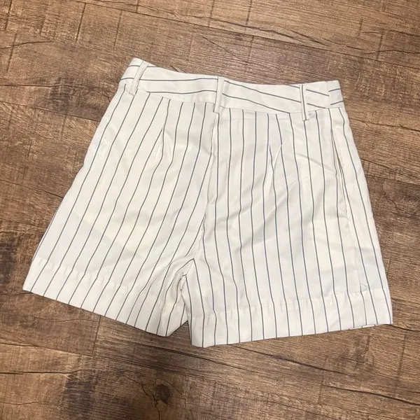 89th + Madison High Rise Pinstripe Pleated Trouser Shorts White 4 - Image 5