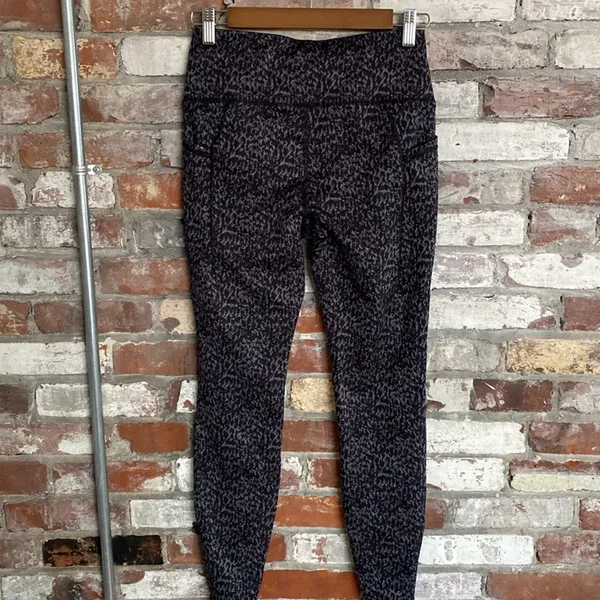 All in Motion Black and Gray Animal Print Workout Leggings Size XS - Image 5