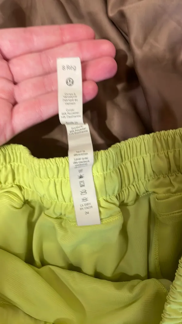 Lululemon Shorts Hotty Hot Size 8 Reg - Image 5