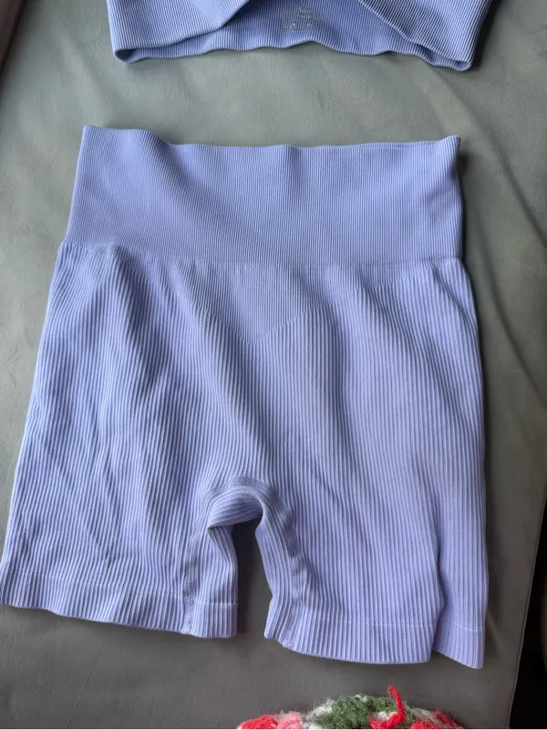 Seamless Lavender sports bra & High-Waist Shorts Set - Image 4