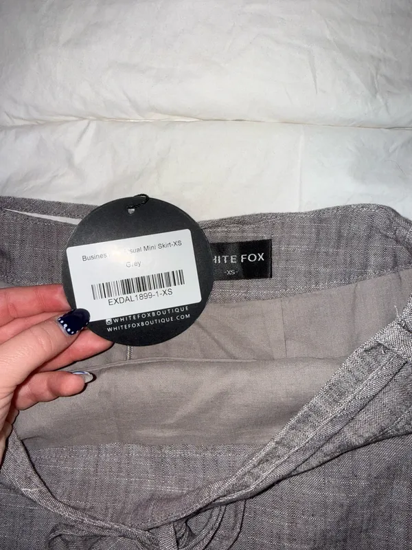White Fox Boutique gray mini skirt - Image 4