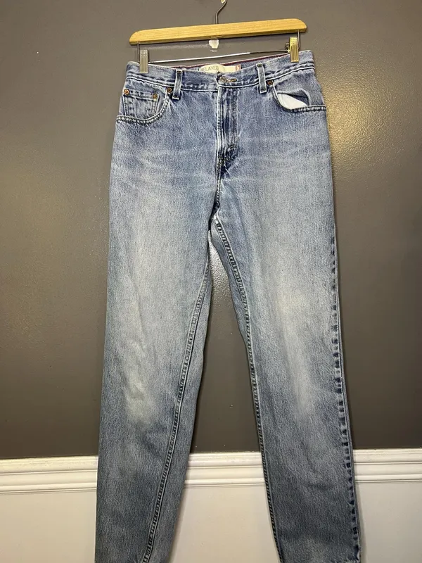 Levis Relaxed Tapered Jeans Womens 10L Light Wash Blue High Rise Denim Pants - Image 2