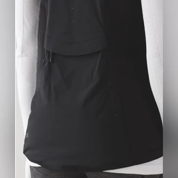 Lululemon Run For Cold Vest PrimaLoft Stretch Glide Material in Black Size 6 - Image 7
