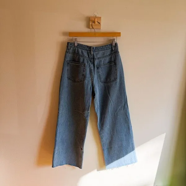 New Princess Polly Ruby Cropped Mid Wash Jean Size 6 - Image 5