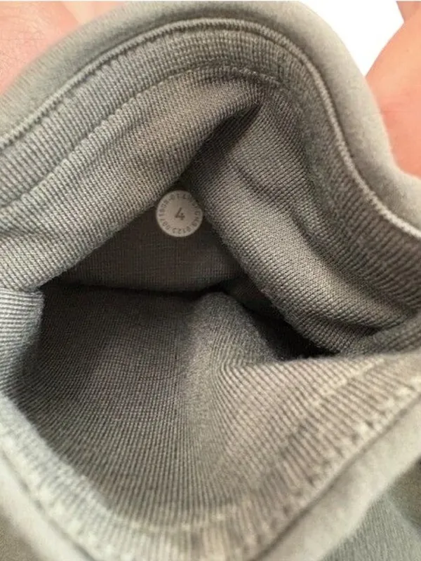 Lululemon Gray Full-Length Bootcut Yoga Pants Women's Size 4 High Waist‎ Stretch - Image 4