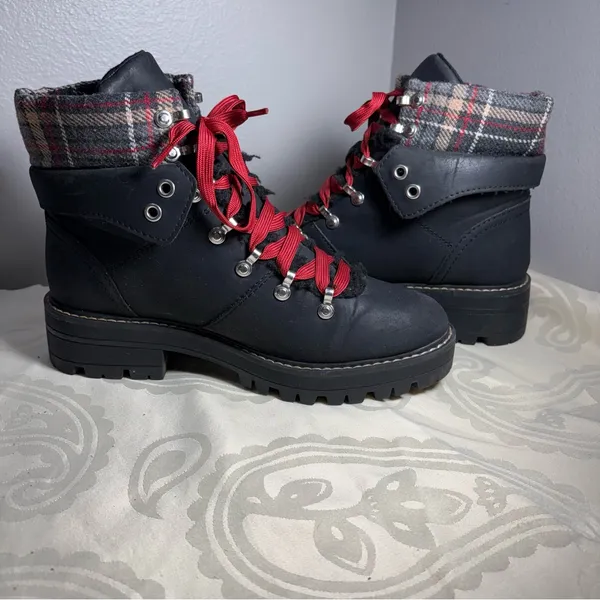 No Boundaries Black Lace-Up Boots with Red Laces and Plaid Cuff - Image 10