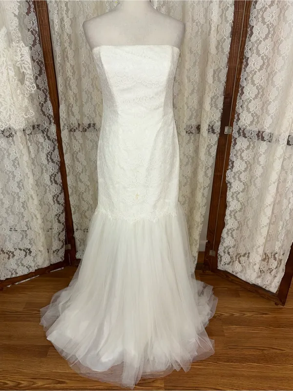 Gorgeous Galina Strapless Tulle Wedding Gown & Veil - Image 3
