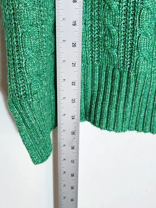 Crown and Ivy Green Relaxed Fit Cable Knit Puffy Sleeve Sweater Size Large - Image 6
