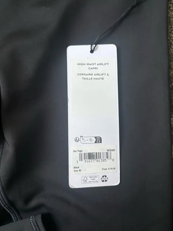 Alo Airlift Capri Yoga High-Waisted Leggings - Image 4