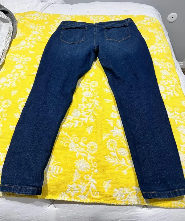 Soho Legging Jeans - Image 4
