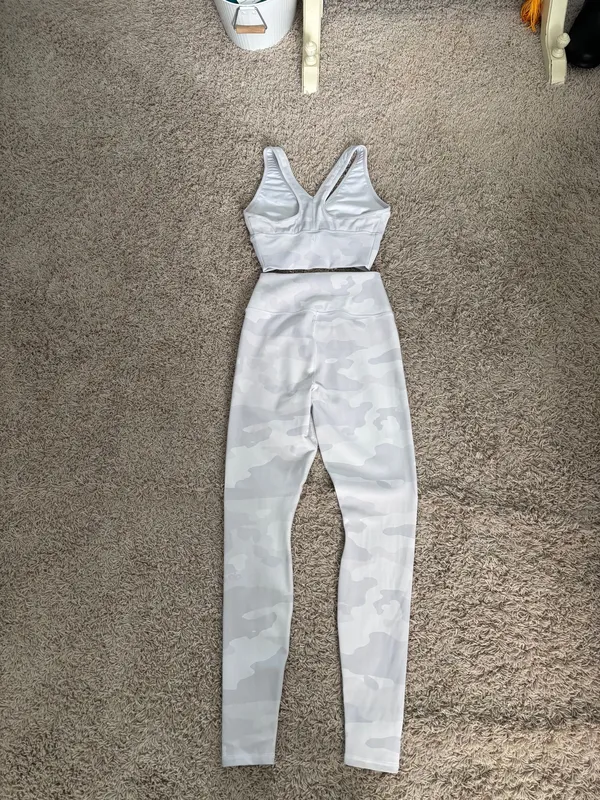 Alo Yoga Set - Image 2