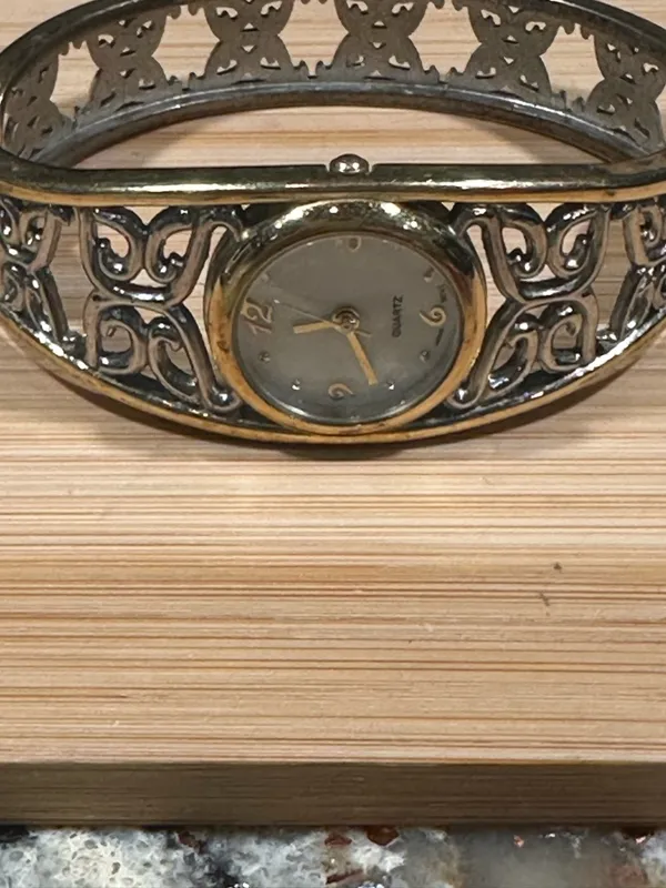 AVON BUTTERFLY Filigree TWO-TONE BANGLE Watch Cuff Quartz Fashion Jewelry - Image 4