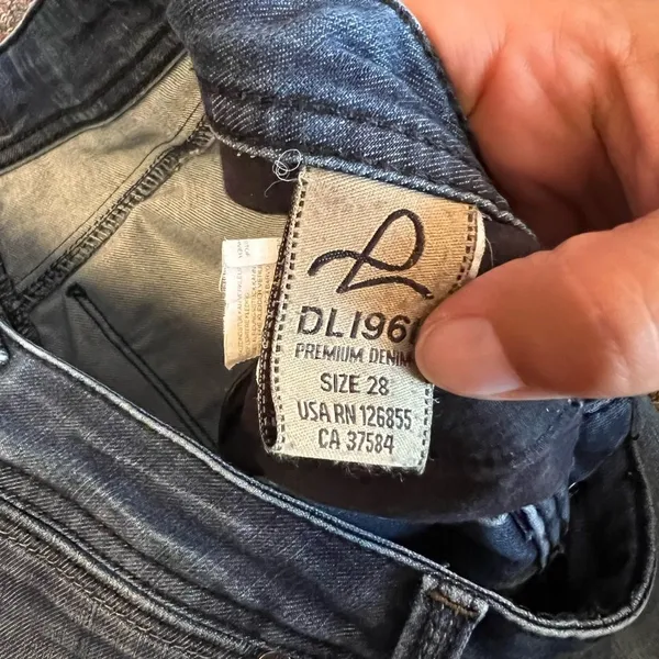 ‎DL1961 jeans 28 - Image 6