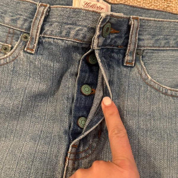 Hollister Light Blue Frayed Denim Cut Off Mini Skirt Size 5 y2K 2000s - Image 2