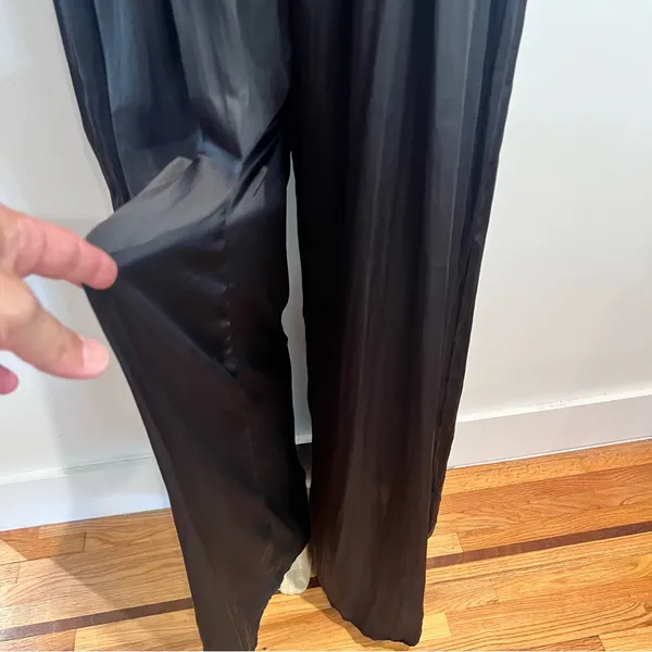 New Strut And Bolt Satin Jumpsuit Sz M V-neck Black Sleeveless NWT - Image 4