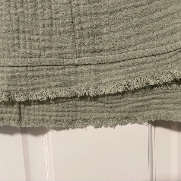 Pink Lily Call To Action Frayed Hem Gauze Tank Sage Green Size‎ Medium - Image 5