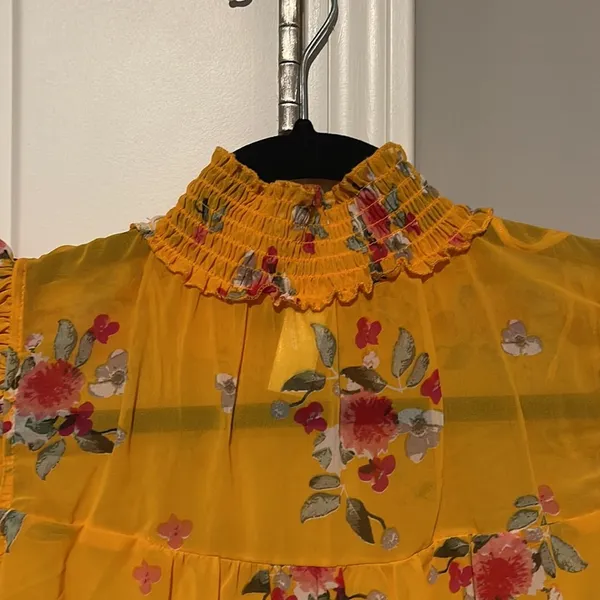 Floral blouse with smock neck line Size L - Image 2