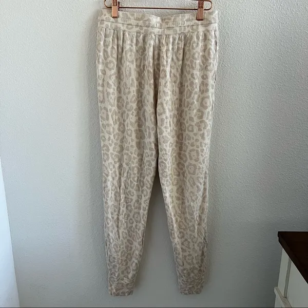 Splendid Neutral Leopard Print Lounge Pants Cozy Jogger Elastic Waist S - Image 5