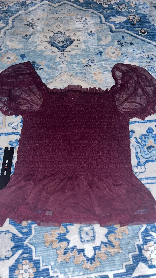 NWT maroon puff sleeve top - Image 3