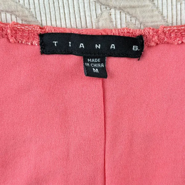 Tiana B Women's Coral Pink Floral Lace Cap Sleeve Sheath Dress Size M - Image 3