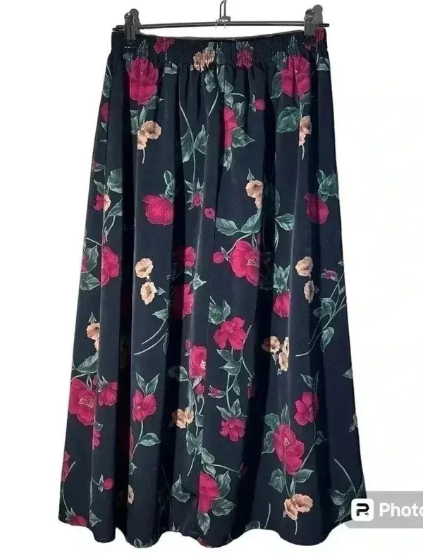 JOANNA black A line floral printed skirt pull on elastics waist size medium - Image 2