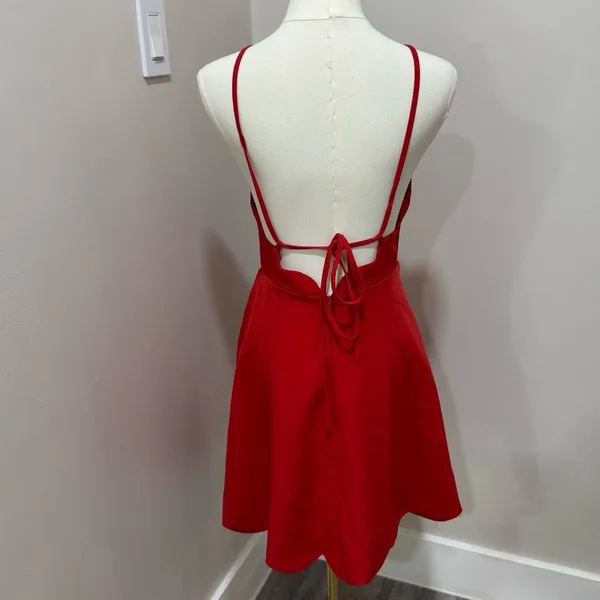 Lulu's little Red Dress open back size small‎ - Image 3
